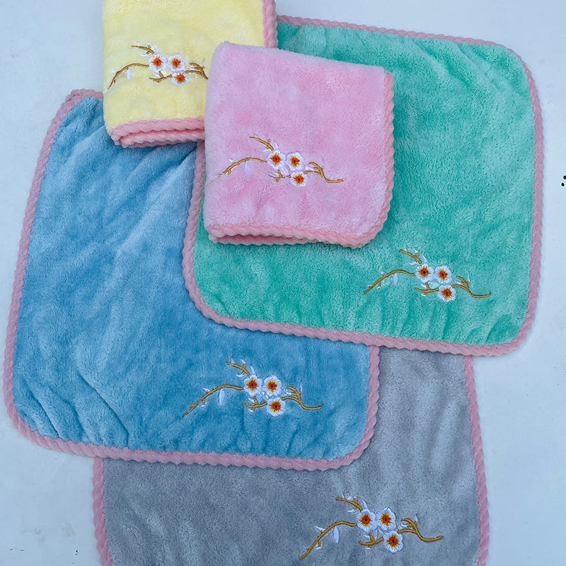 One plum square towel 30x30